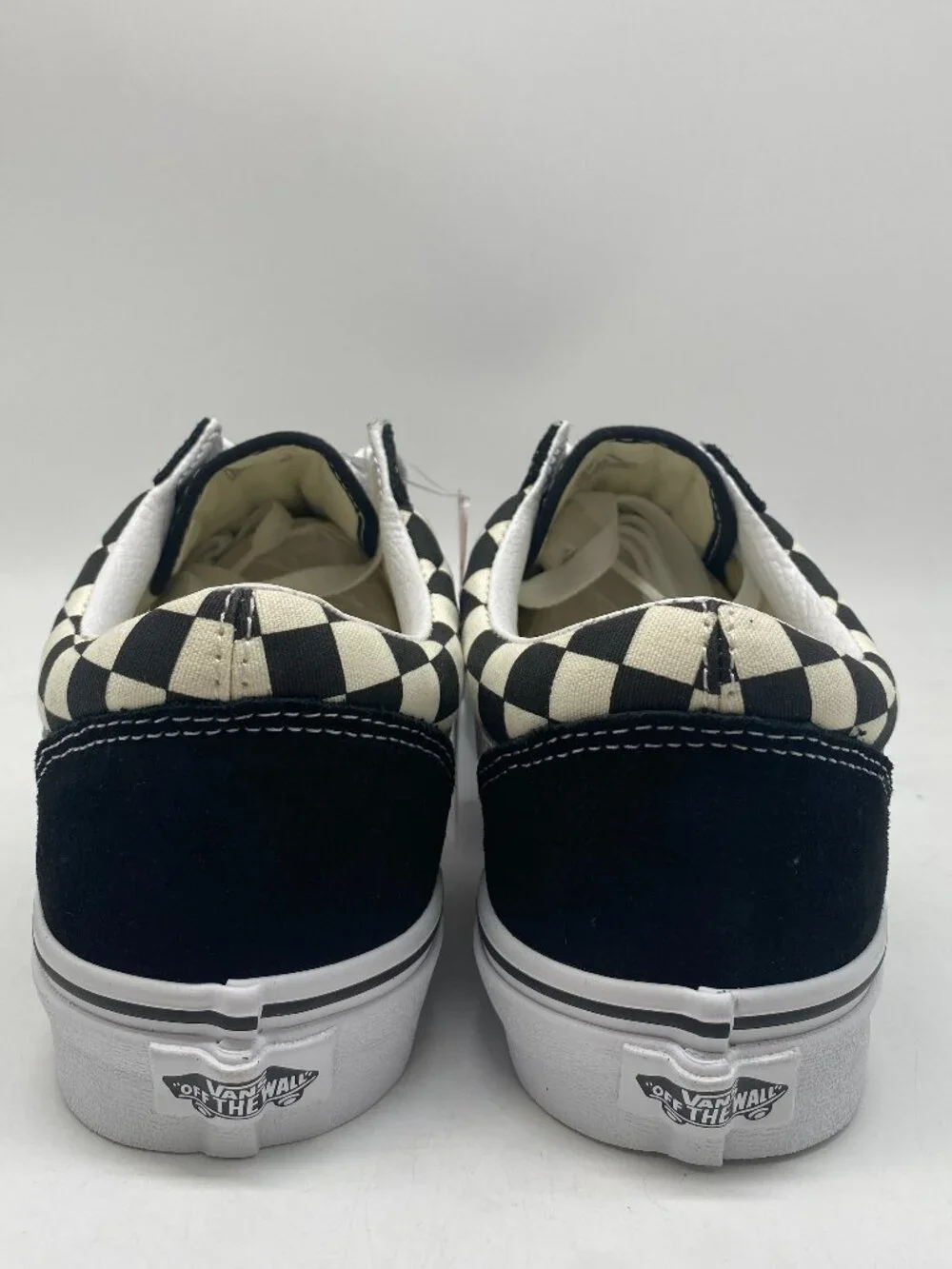 VANS OLD SKOOL BLACK/WHITE US MEN SIZE 9.0 ( WOMEN 10.5 )